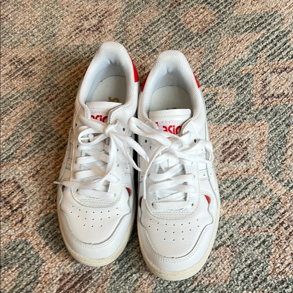 Asics White and Red Sneakers vintage Design